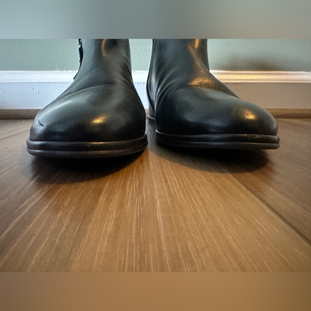 STUART WEITZMAN
Lowkey Leather Hidden Wedge Heel Boots size 8 black - Picture 5 of 15